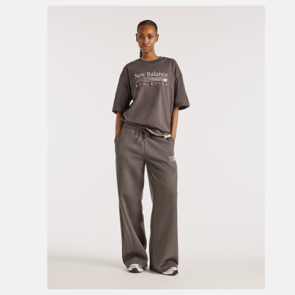 New Balance Trackside Oversized T-Shirt, WT6297MKBLK