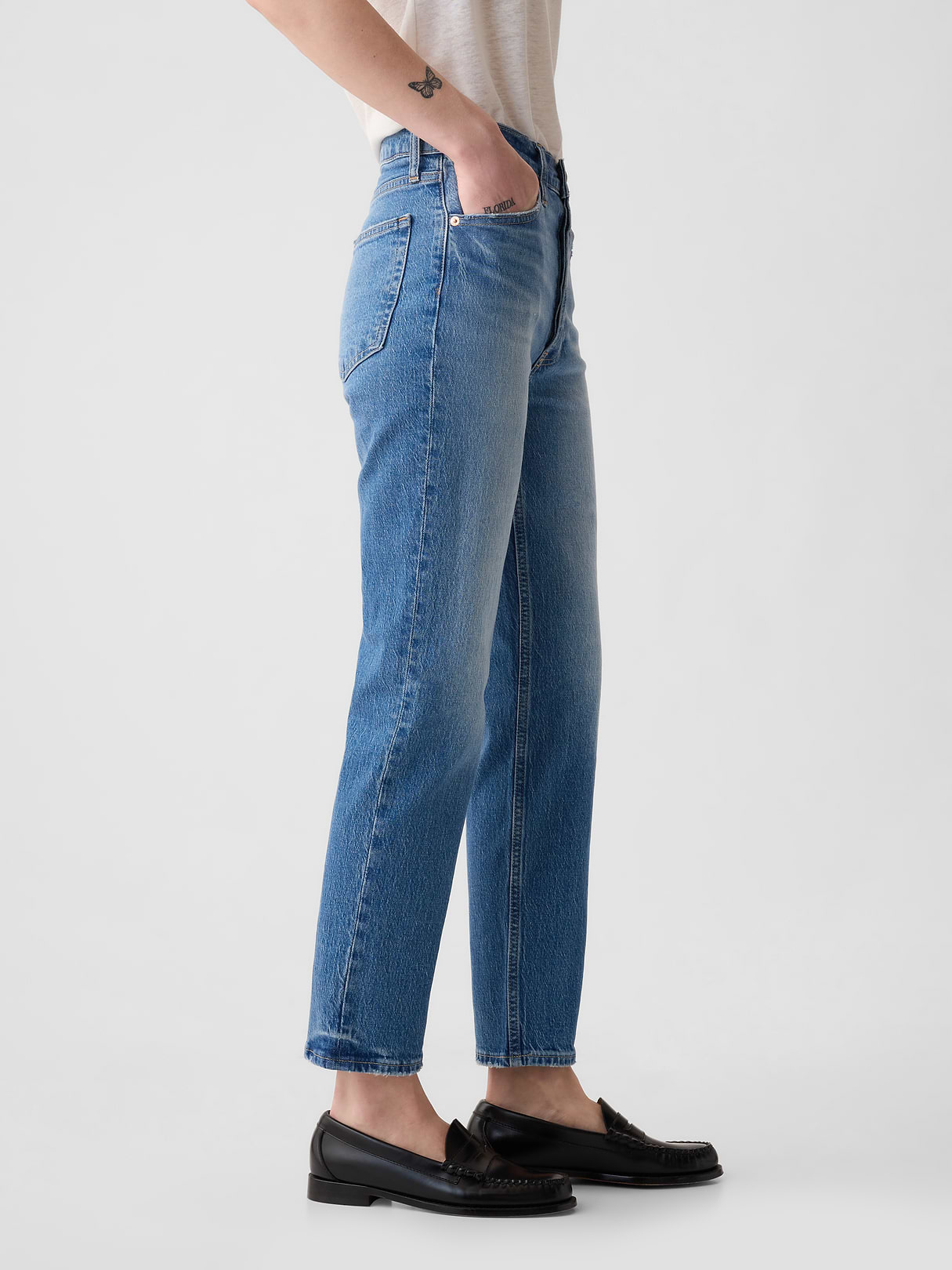 High Rise Cheeky Straight Jeans - Light indigo