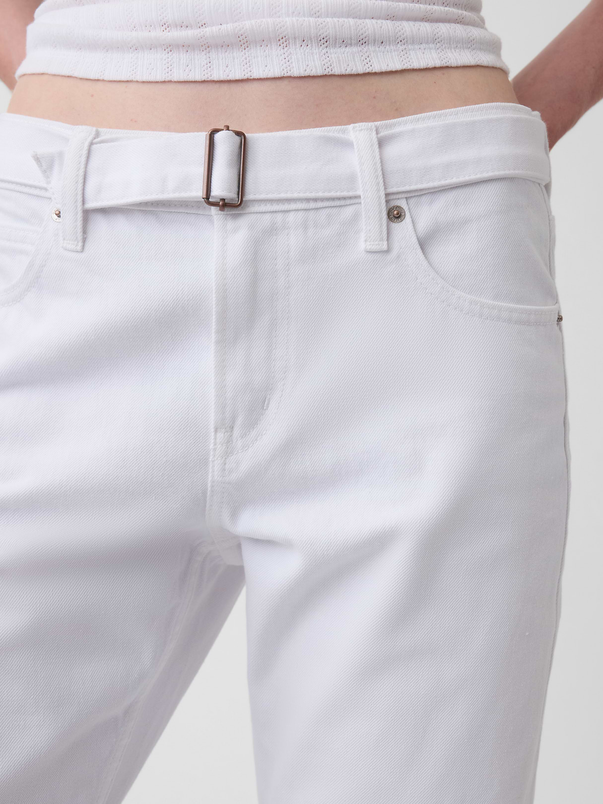 Mid Rise Straight Taper Jeans - Winter white