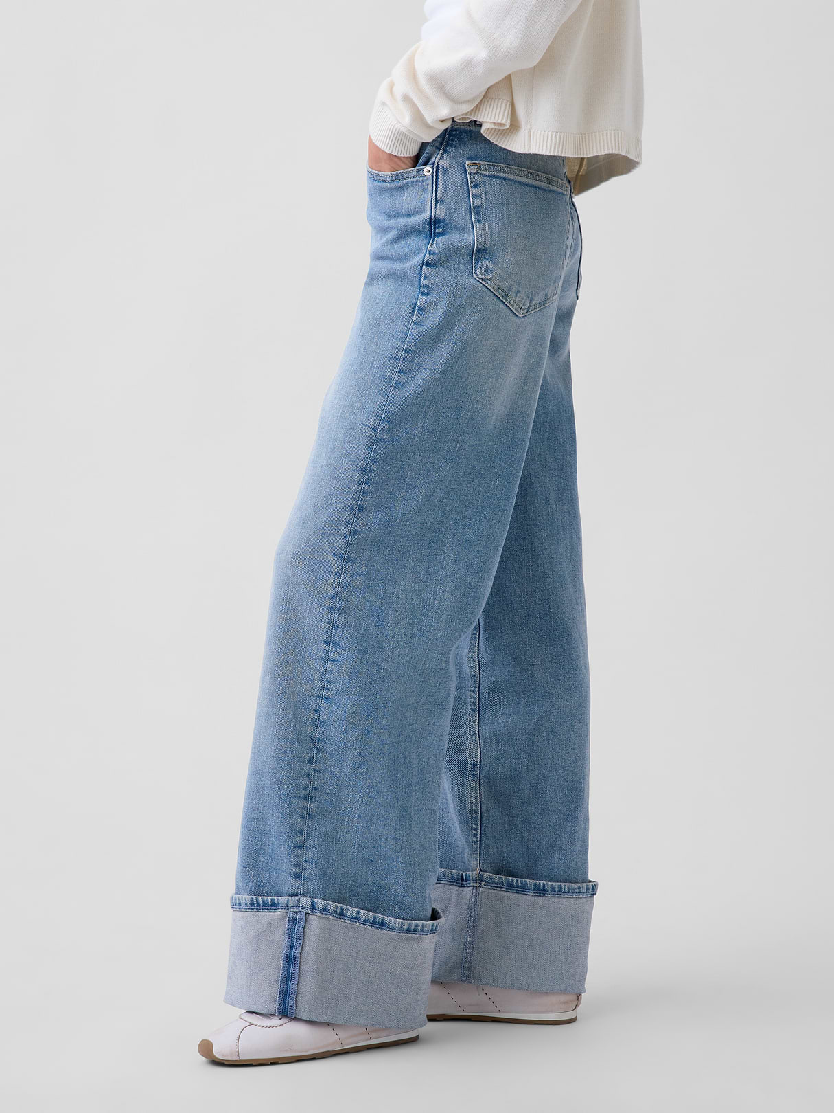 High Rise Stride Wide-Leg Jeans - Light wash indigo