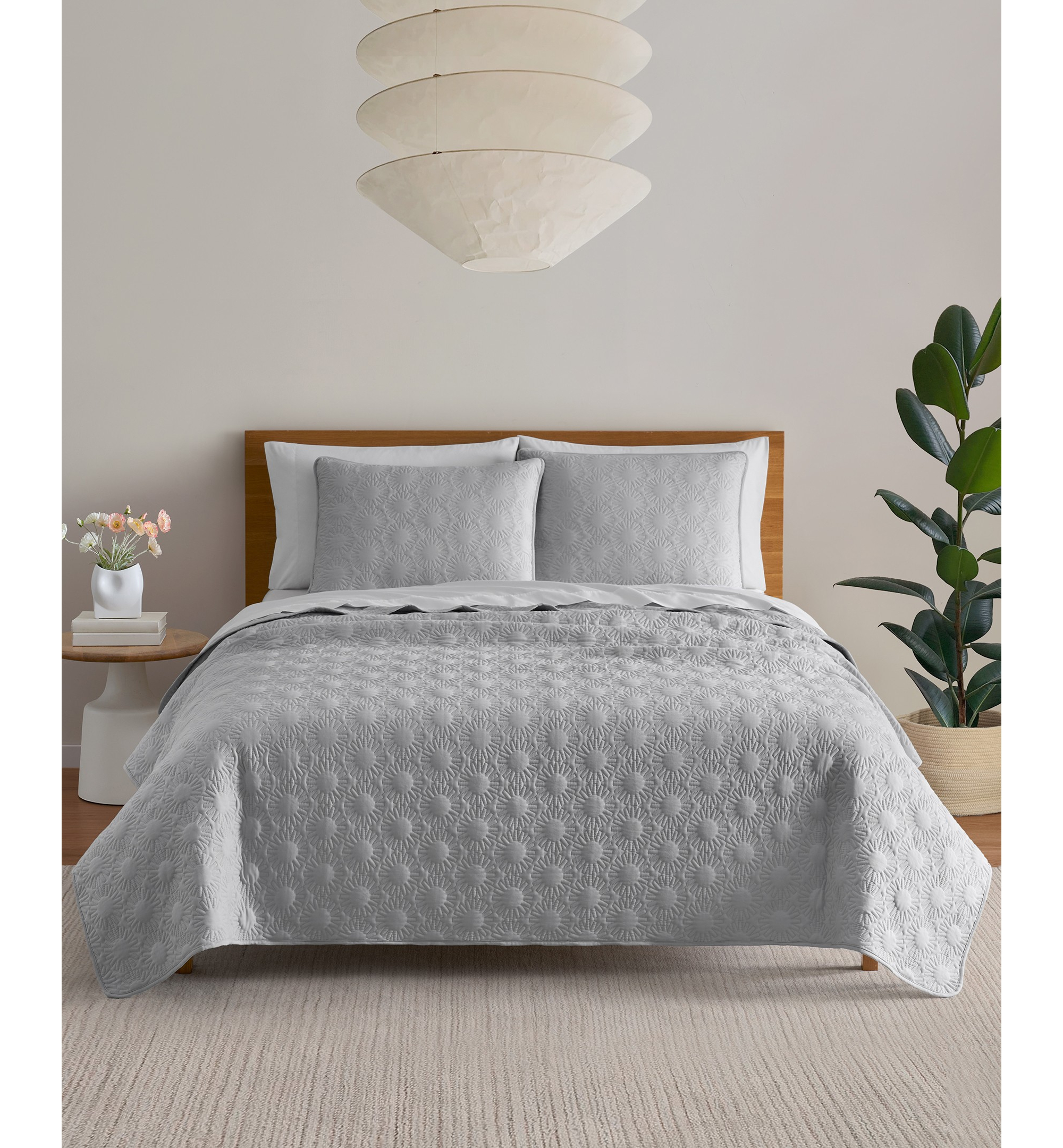 UGG® Devon Sun Logo Quilt Set - Gray