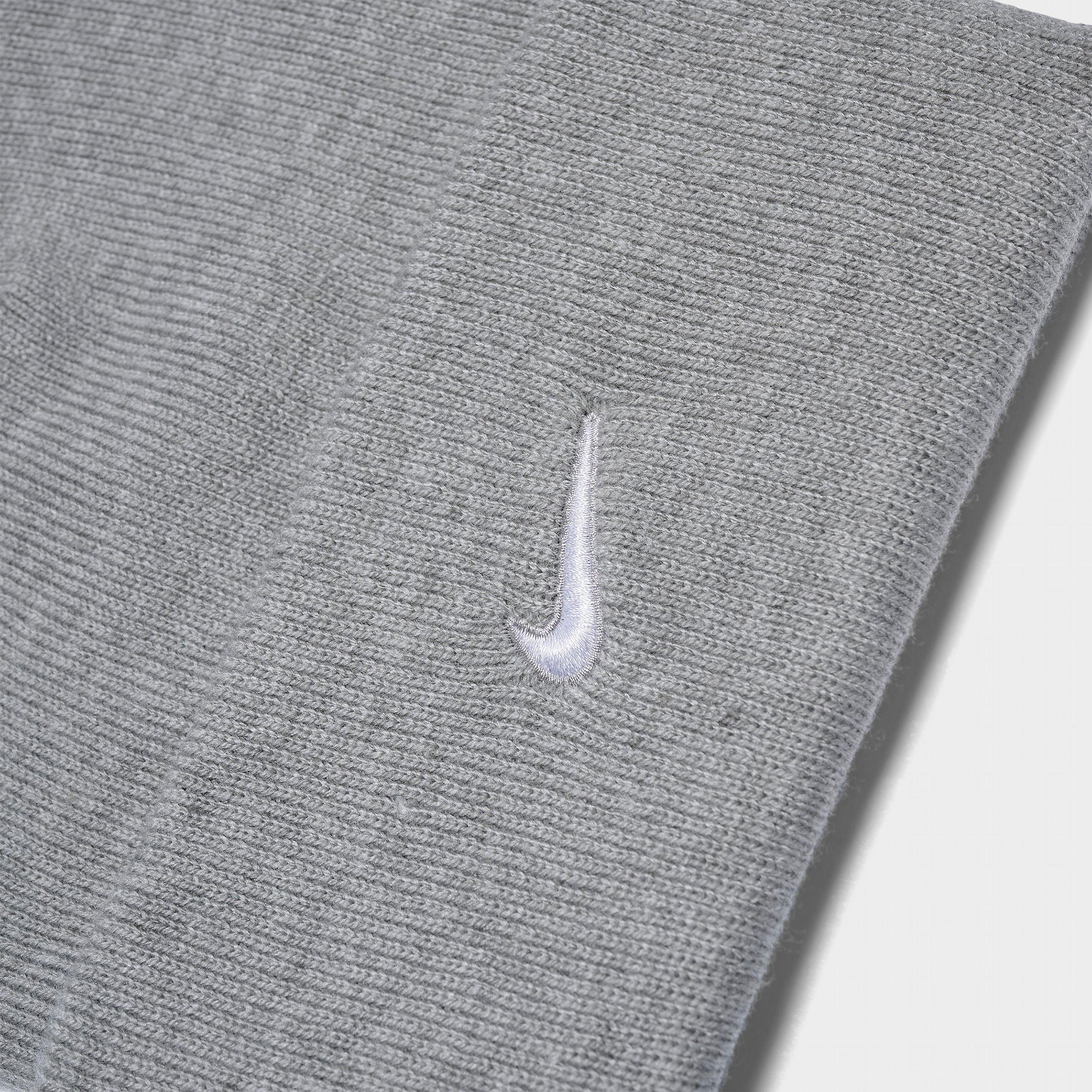 Nithtke Peak Swoosh Beanie Hat - Dark Grey Heather/White