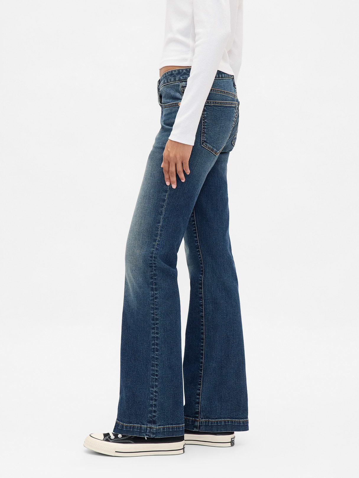 Low Rise Long & Lean Split-Hem Jeans - Vintage blue tint