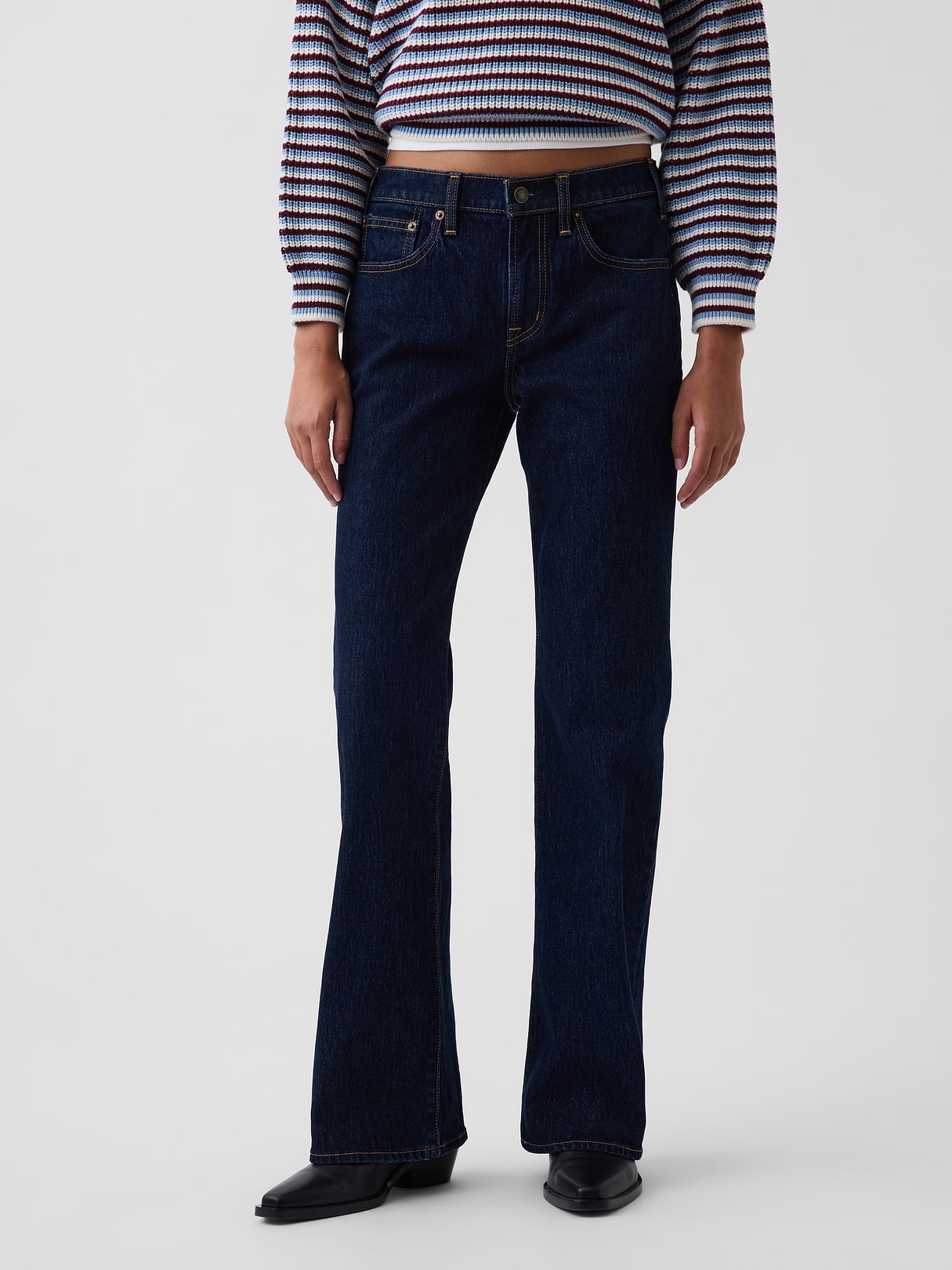 Mid Rise Relaxed Flare Jeans - Rinse wash