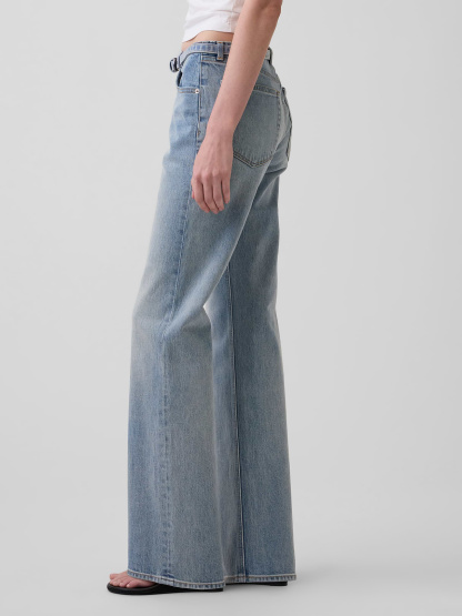 Mid Rise Relaxed Straight Jeans - Light wash indigo