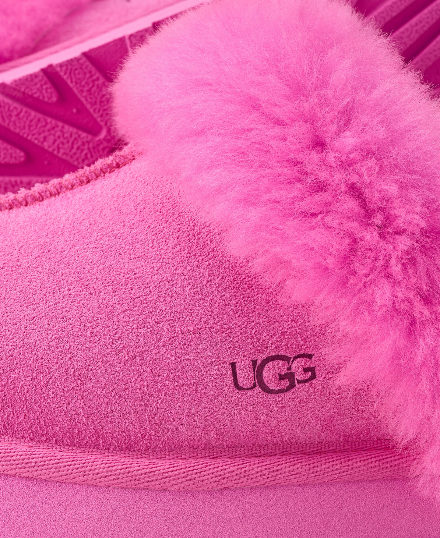 UGG® Kids Round Toe Disquette Slippers - Bright Fuchsia