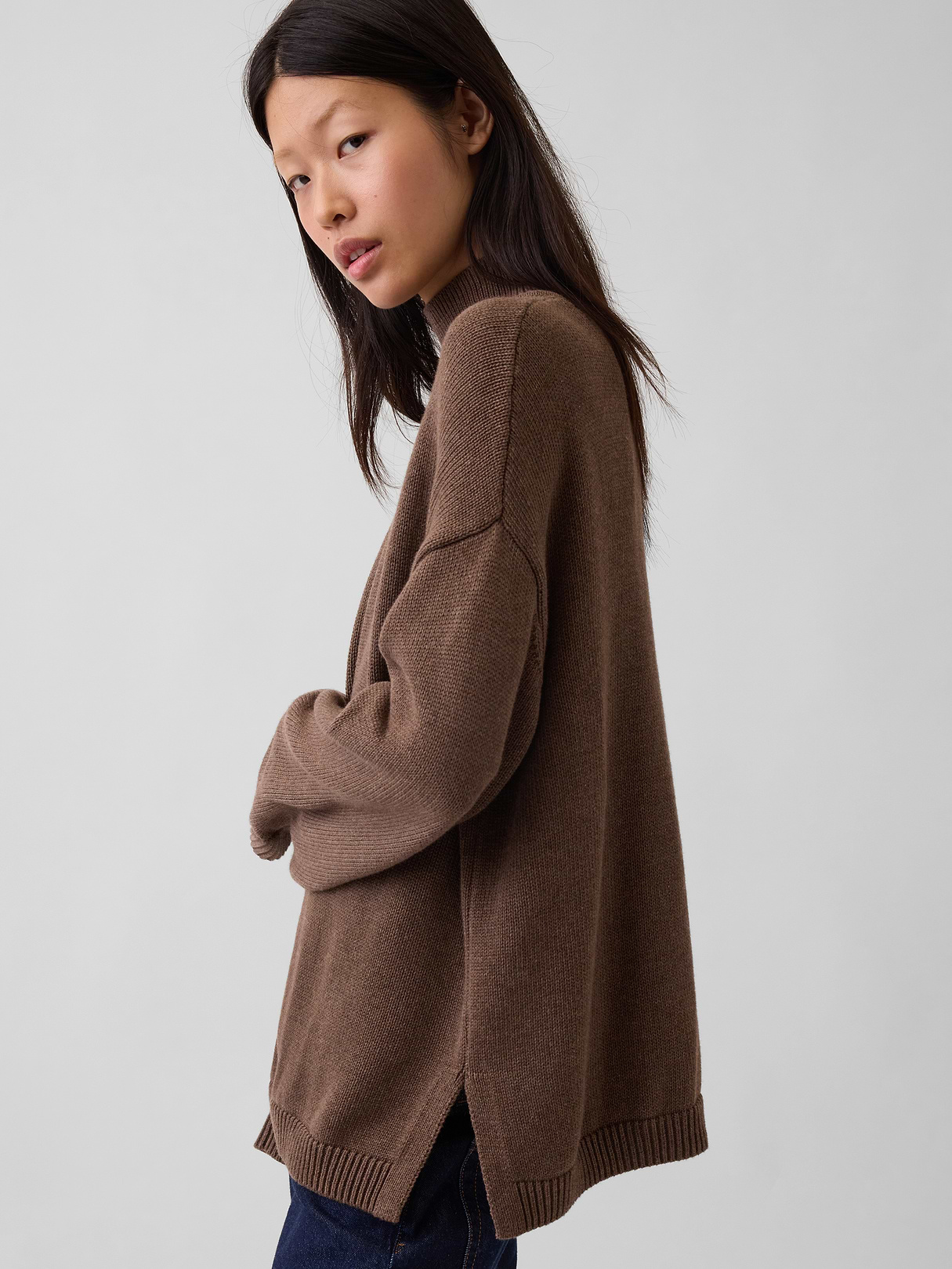 100% Cotton Oversized Mockneck Sweater - Cool brown heather