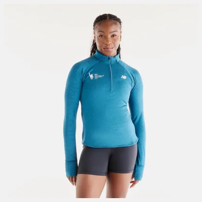 Isio-Maya lleva una talla S y mide 5'8"/172.72cm. Pecho : 34"/86.36cm, Cintura : 27.5"/69.85cm, Caderas : 39"/99.06cm