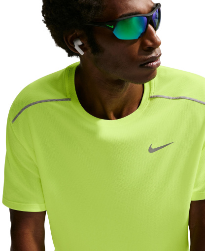 Nike Men's Miler Dri-FIT Running T-Shirt - Volt Ice/Barely Volt/Reflective Silver