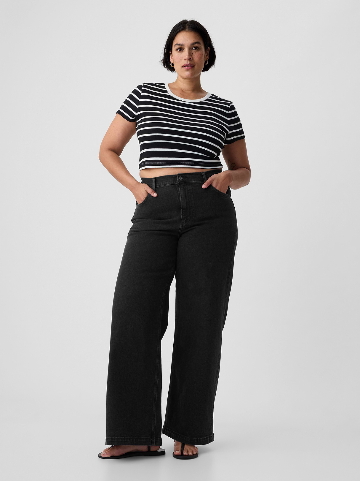 High Rise Stride Wide-Leg Jeans - Washed black