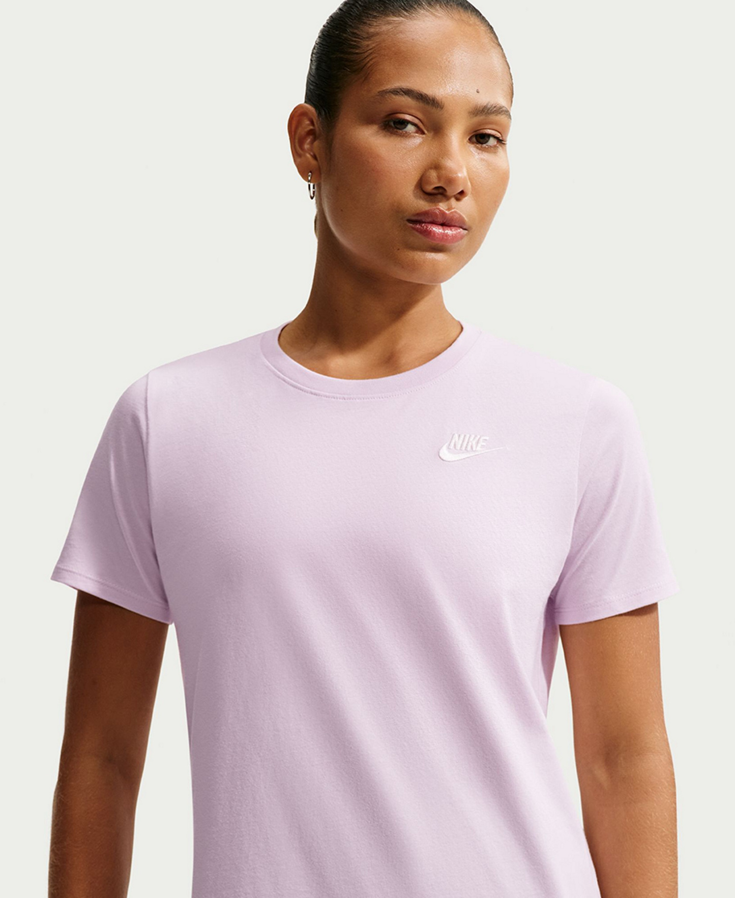 Nike Women's Sportswear Club Essentials T-Shirt - Bleached Lilac