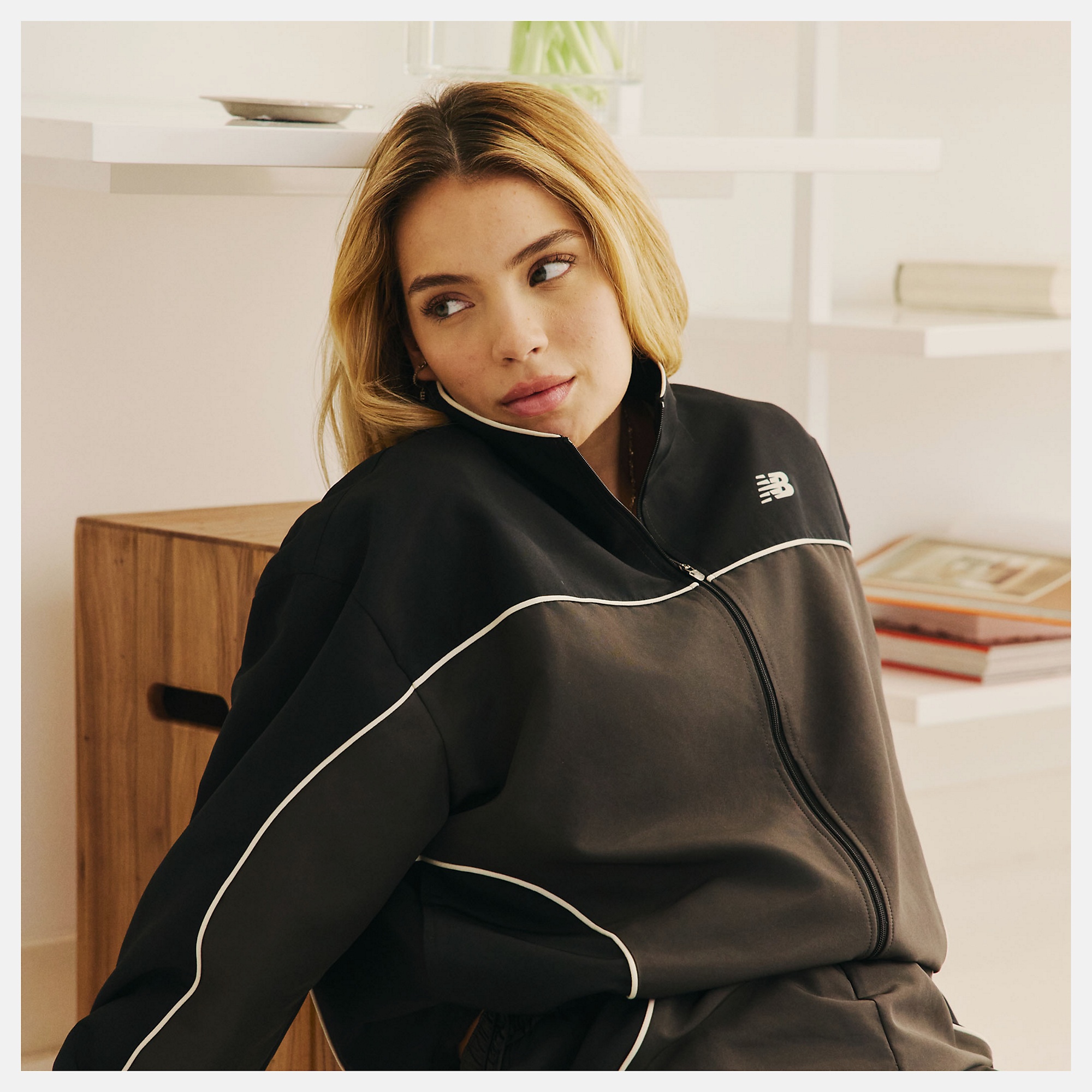 New Balance Trackside Woven Jacket, WJ6279FYBLK