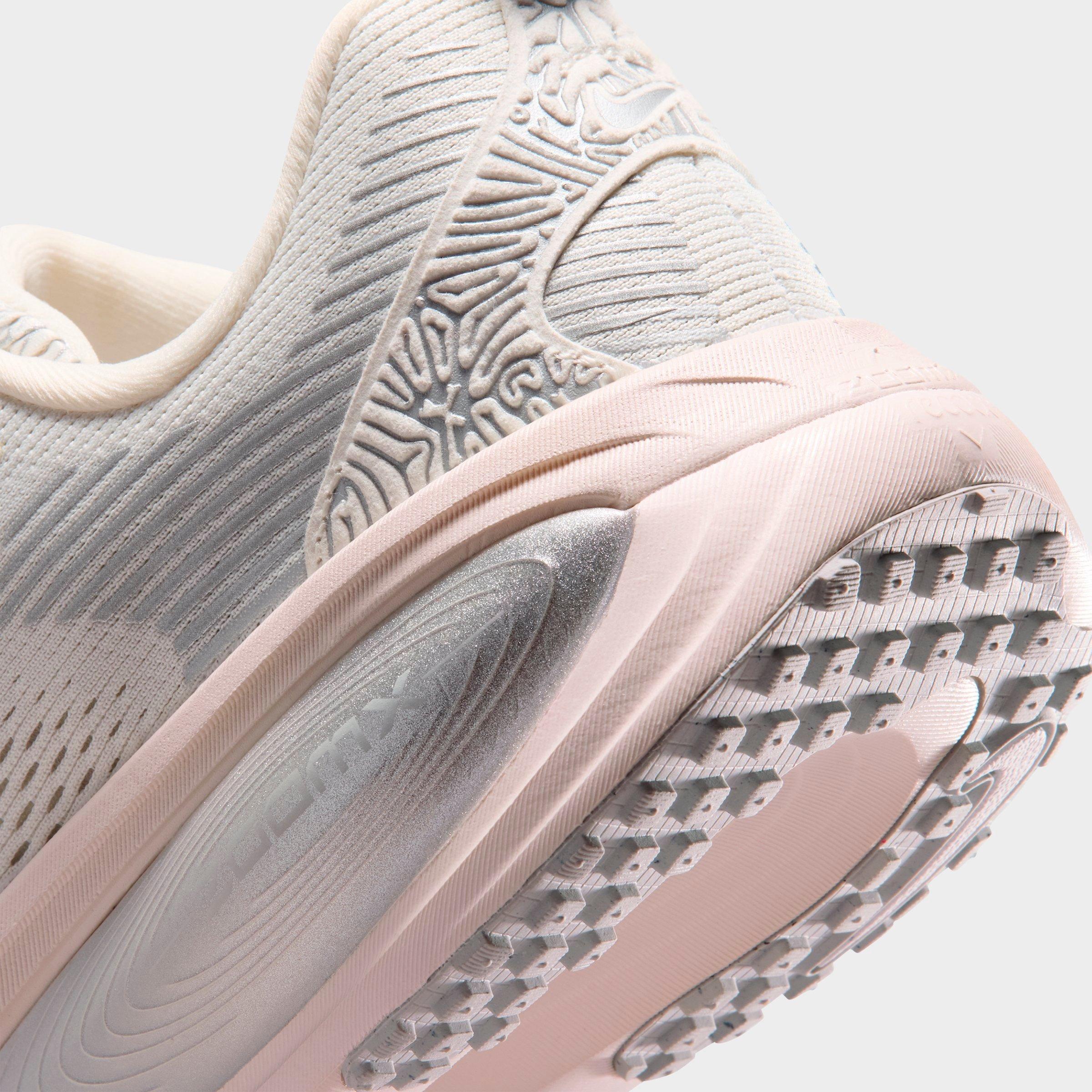 Women's Nithtke Vomero 18 Running Shoes - Part 2 - Phantom/Grey Fog/Metallic Silver/Summit White - Detail shot