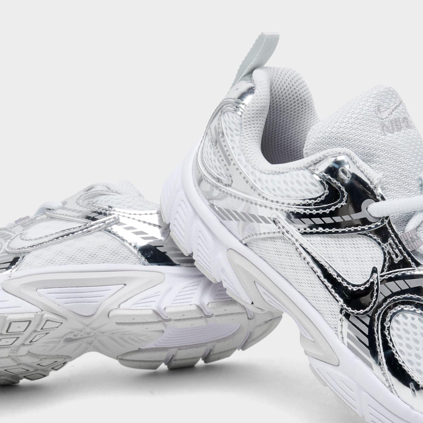 Little Kids' Nithtke V5 RNR Casual Shoes - Off White/Metallic Silver/Vast Grey - Detail shot
