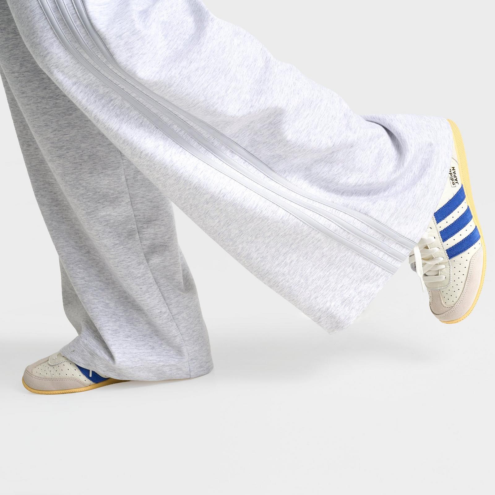 Women's adidas Originals Wide-Leg Sweatpants - Light Grey Heather - view 6
