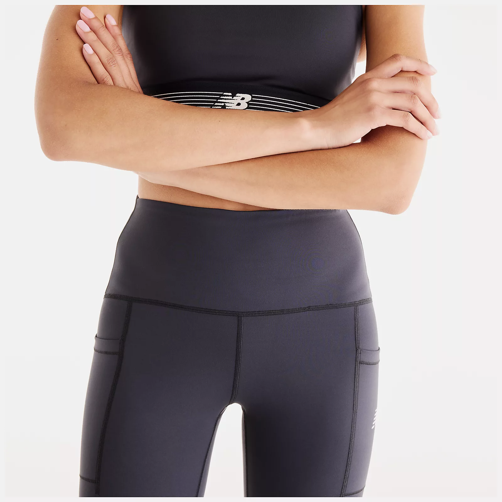 Lola is wearing size S and is 5'8"/172.72cm. Chest: 31.5"/80.01cm, Waist: 25.5"/64.77cm, Hips: 36"/91.44cm