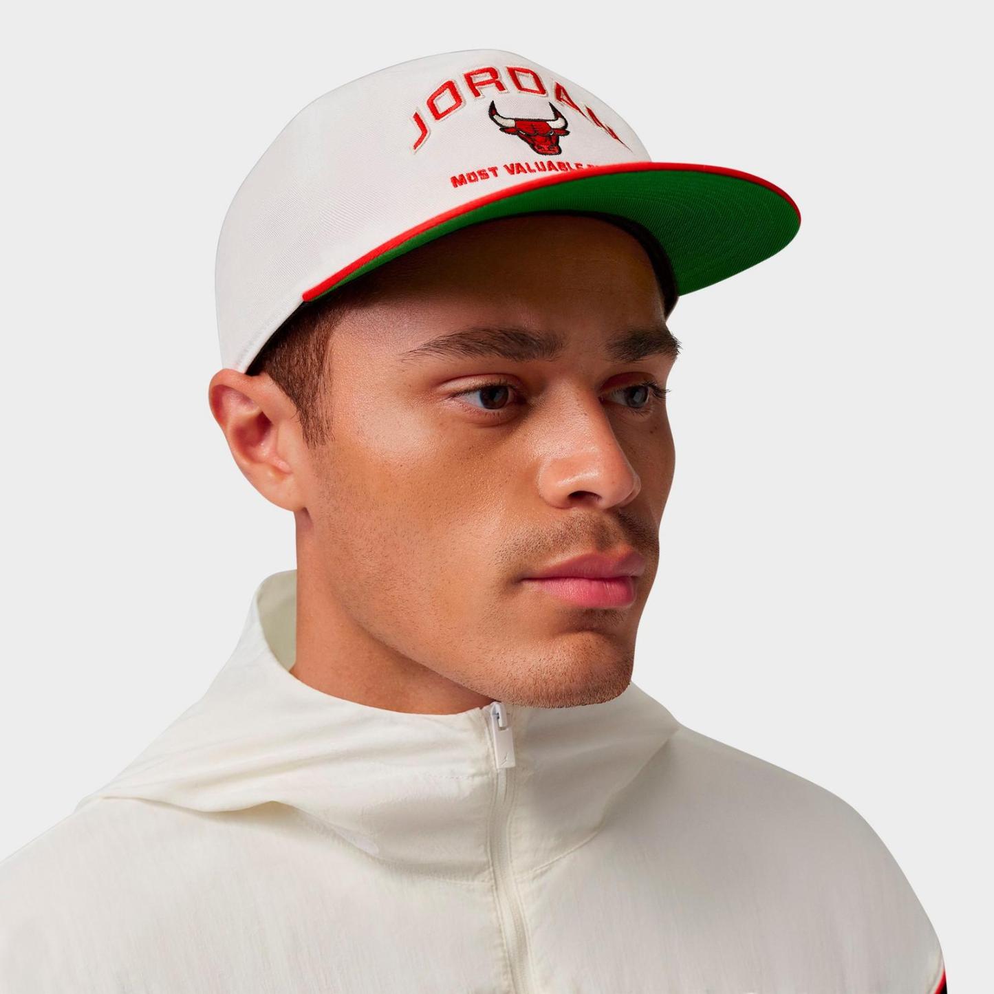 Jordan Chicago Bulls NBA Pro Snapback Hat - White/University Red/Kelly Green - view 2