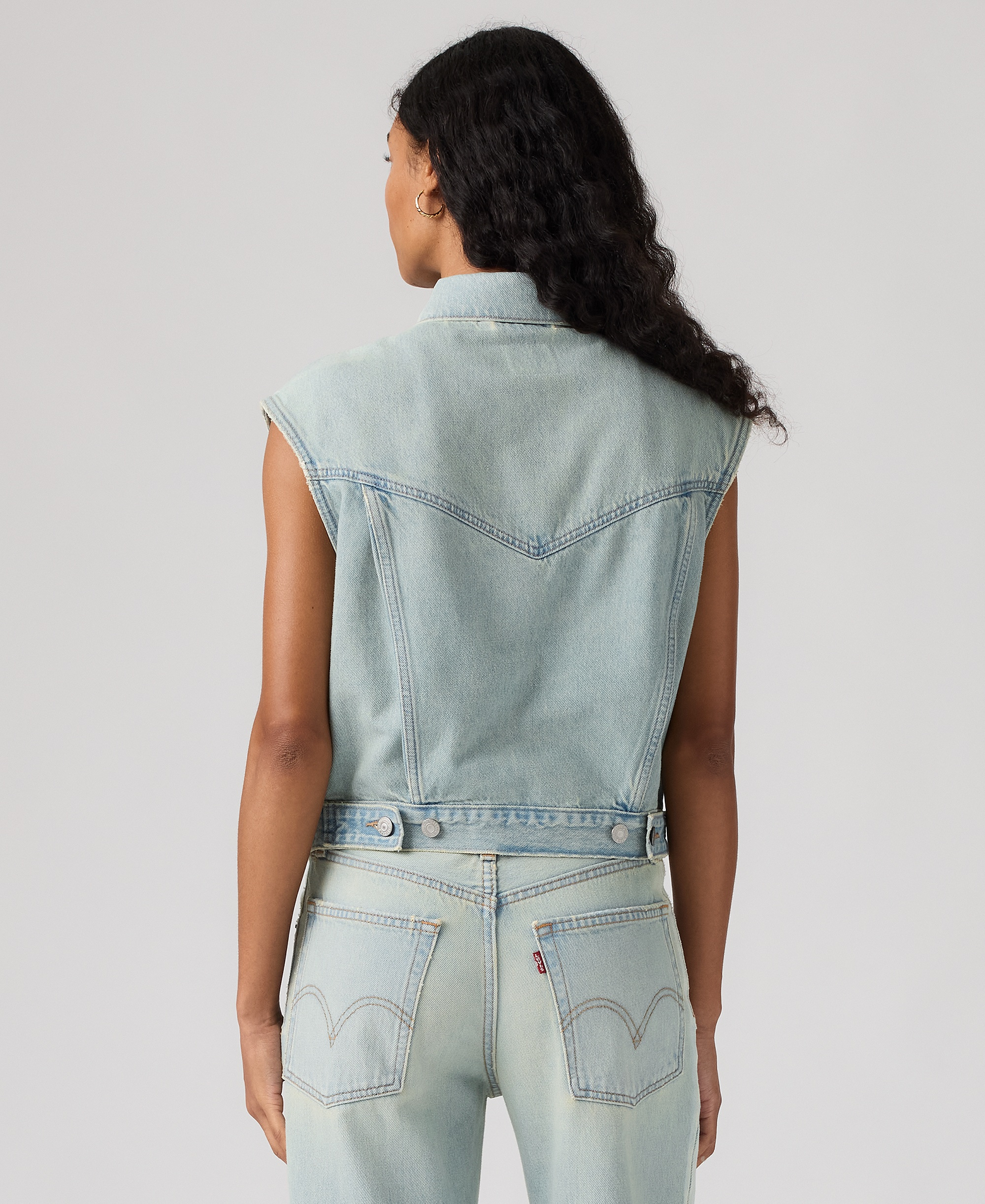 Levi's Women's Premium Shrunken Vest - Que Pasa Trucker