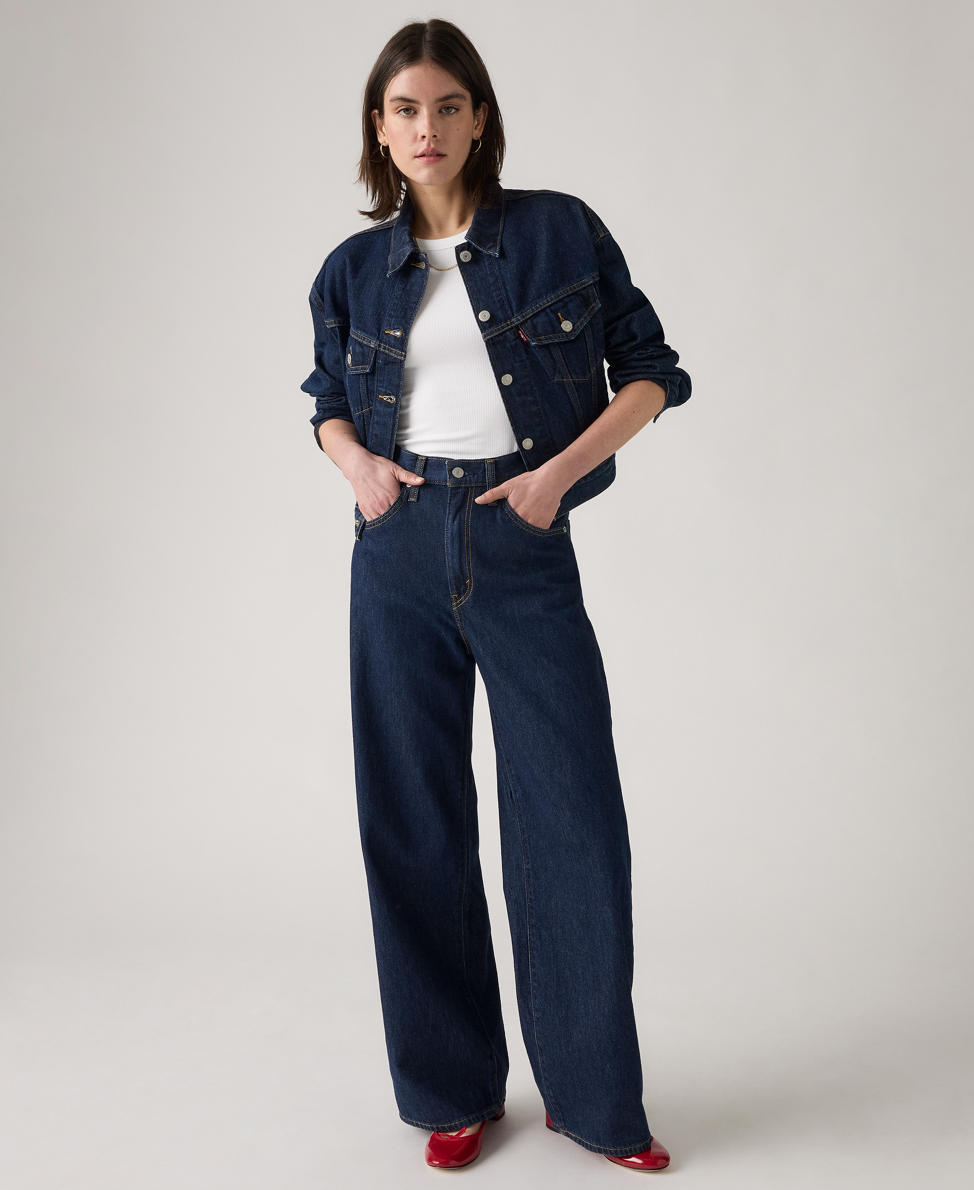 Levi's Women's Cinch-Waist Lightweight Baggy Jeans - Reign Of The Rinse