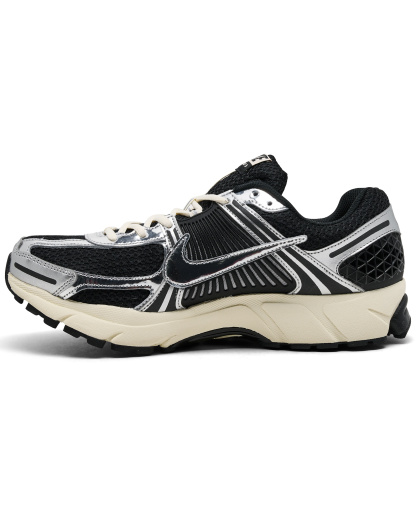 Nike Men's Zoom Vomero 5 Casual Sneakers from Finish Line - Black,Chrome
