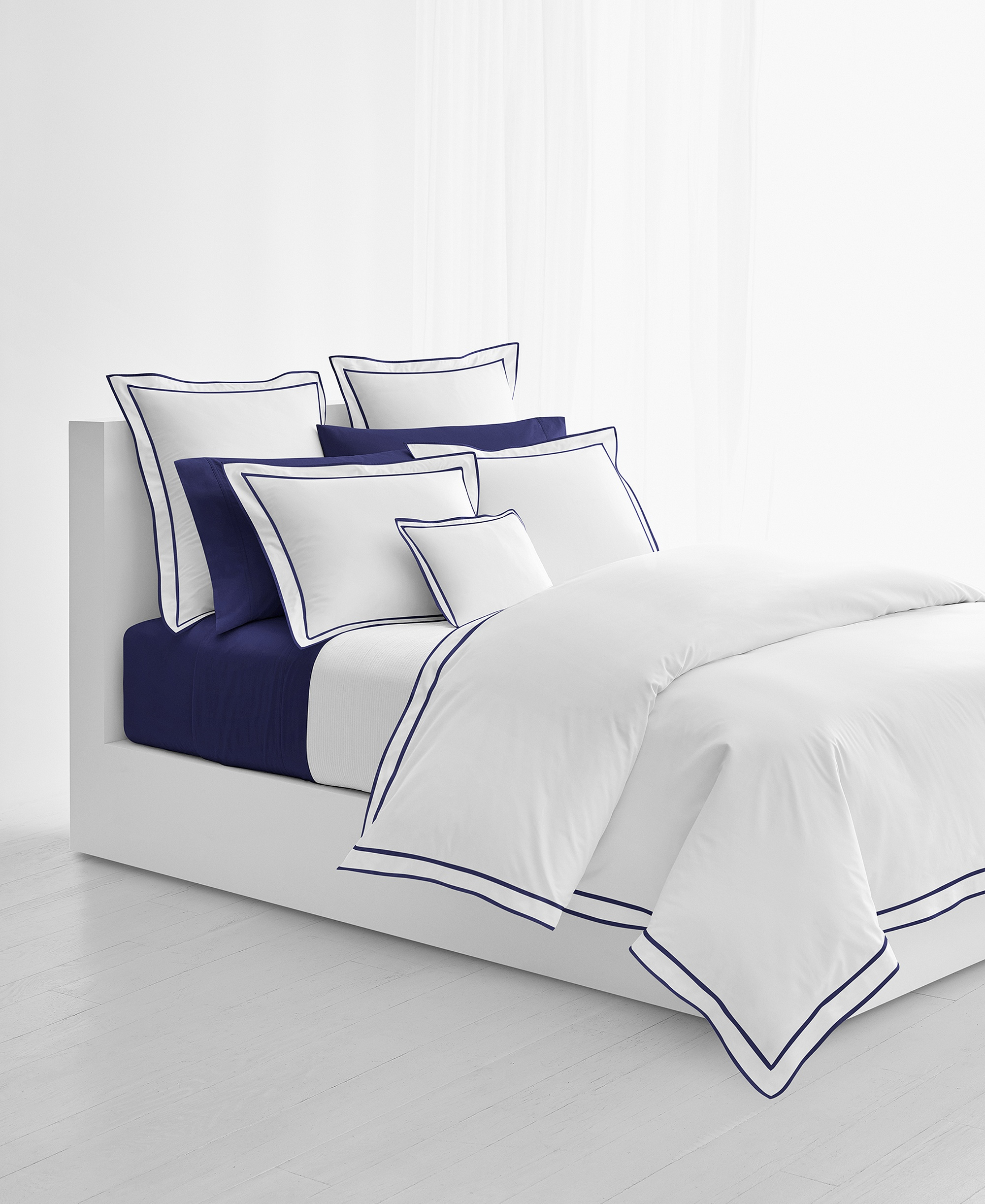 Lauren Ralph Lauren Spencer Sateen Border Duvet Cover, Full/Queen - White & Navy