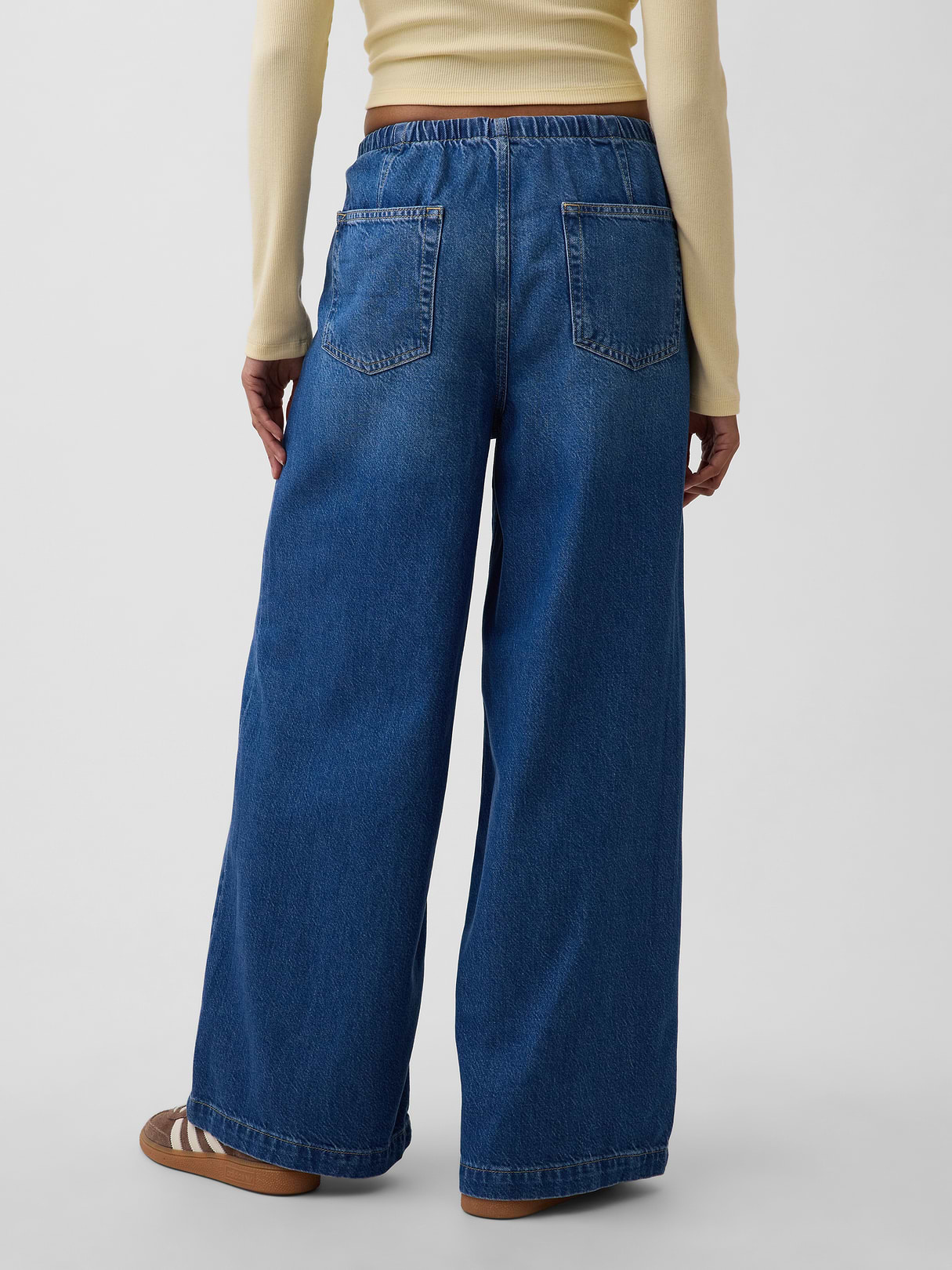 Mid Rise UltraSoft Easy Baggy Jeans - Medium wash