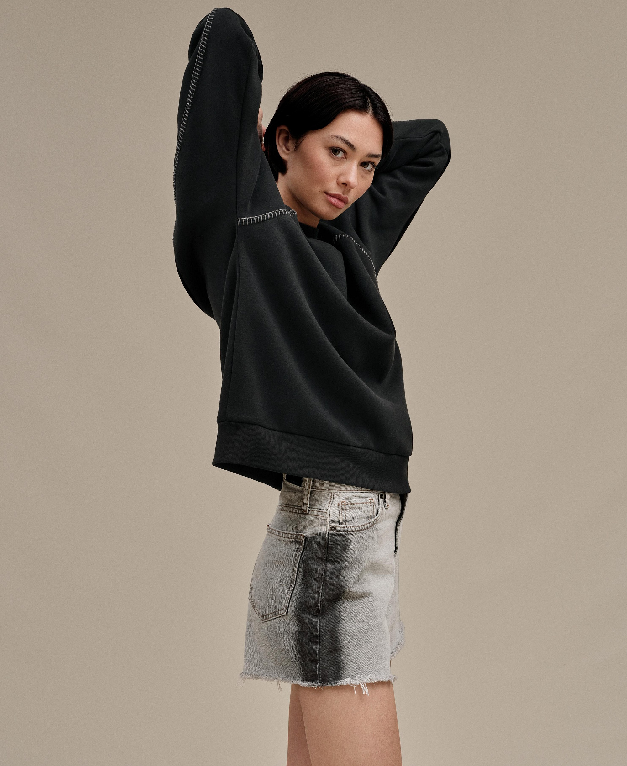 UGG Women's Classic Sweatshirt - Black