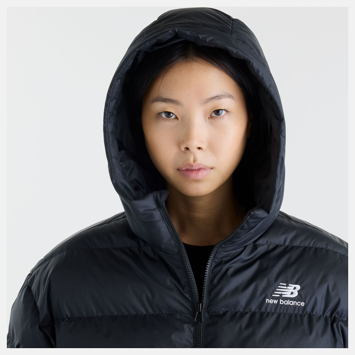 Suhyun Shin is wearing size S and is 5'7"/170.18cm. Chest: 30"/76.2cm, Waist: 24"/60.96cm, Hips: 35"/88.9cm