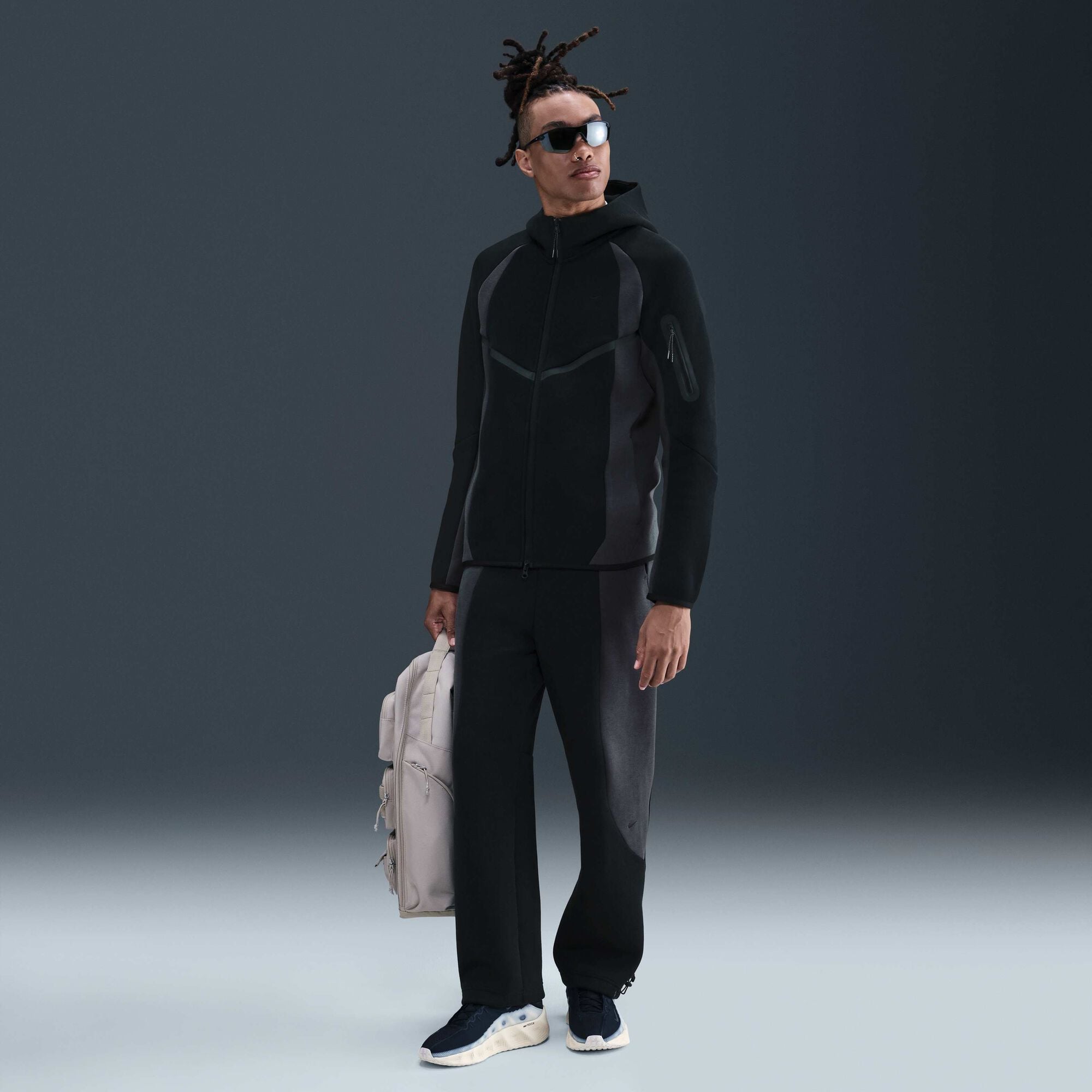 Nike Tech Men's Colour-Block Open-Hem Fleece Trousers - Black/Anthracite/Black