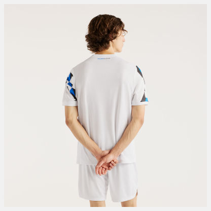 Felix is wearing size M and is 6'/183cm. Chest: 36.5"/93cm, Waist: 30.5"/78cm, Hips: 36.5"/93cm