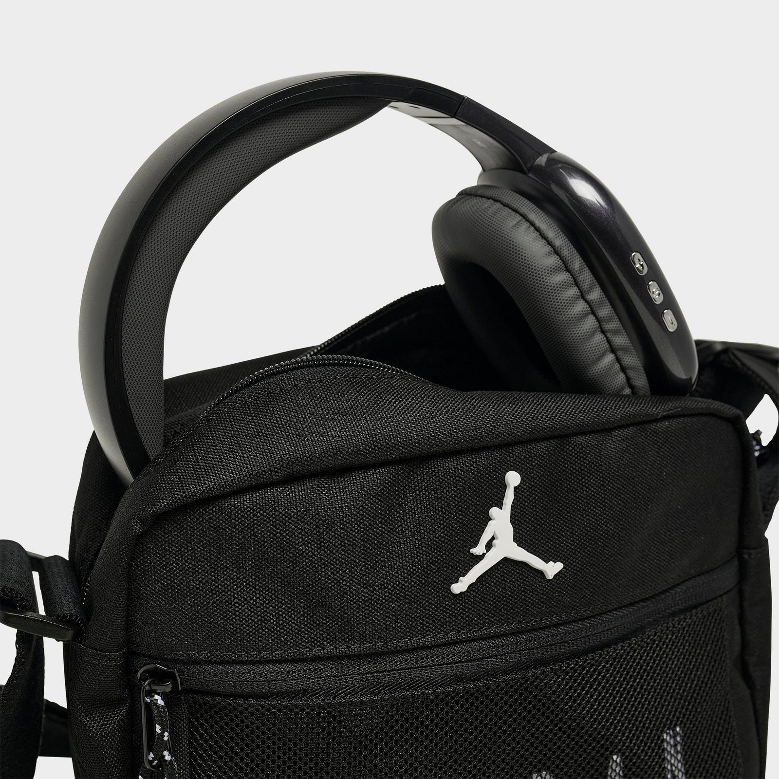 Jordan Blacktop Messenger Bag (3.6L) - Black - view 6