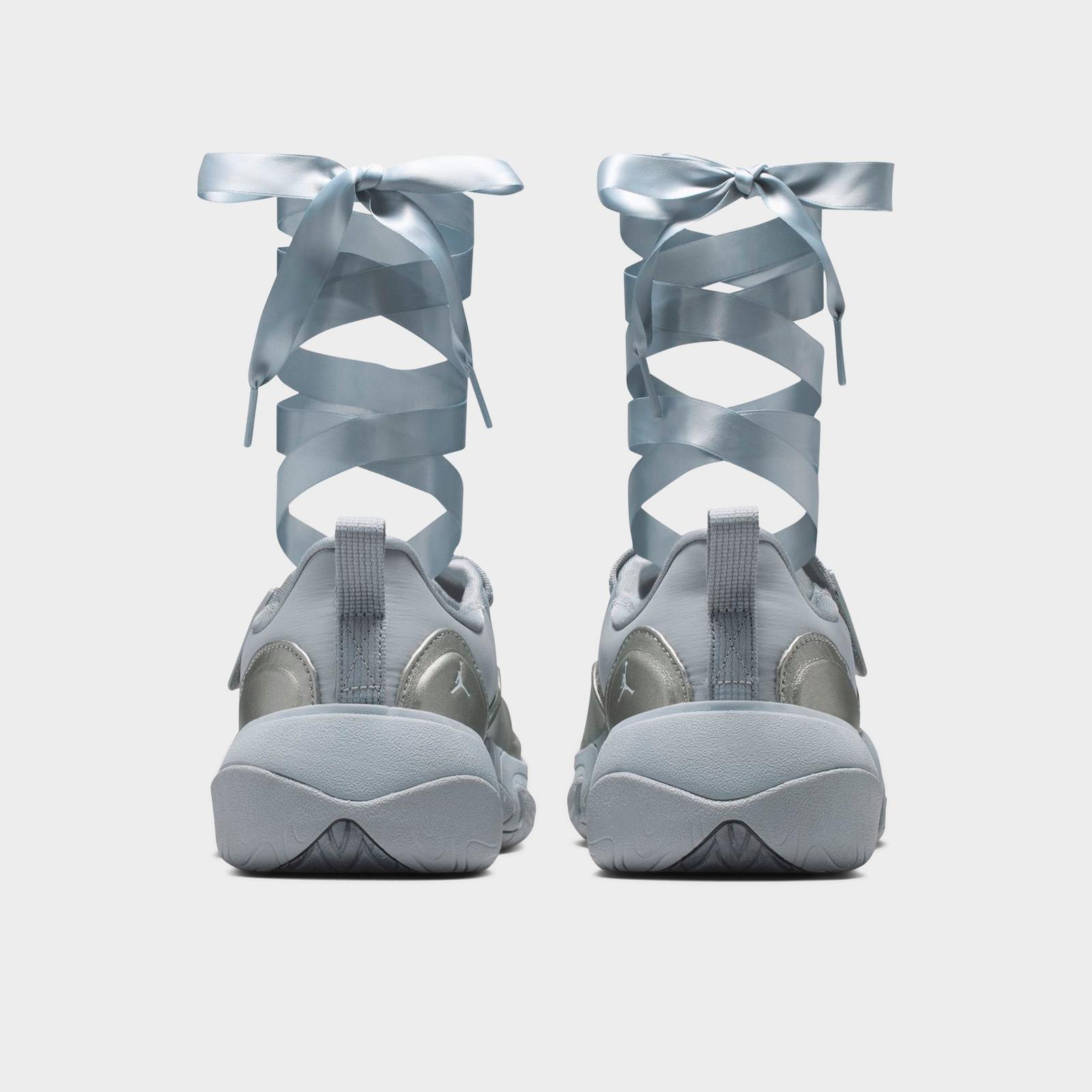 Women's Jordan Pointe Casual Shoes - Metallic Silver/Photon Dust - view 4