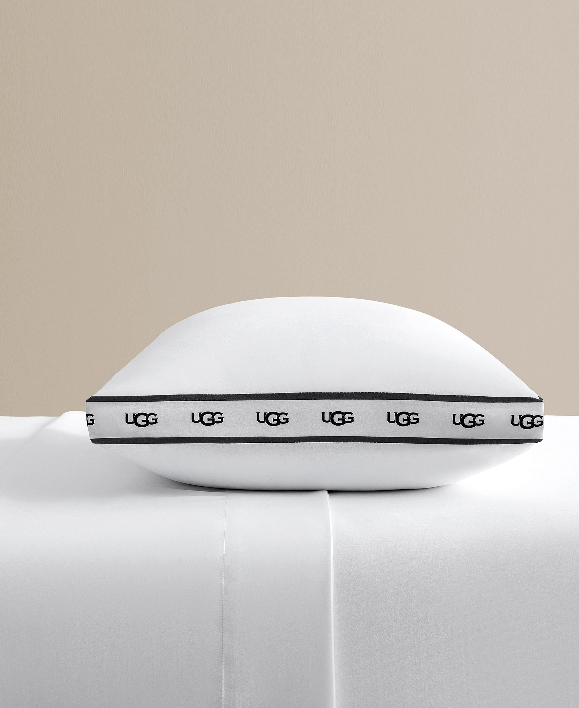 UGG® Devon Basic Pillow, Standard - Snow