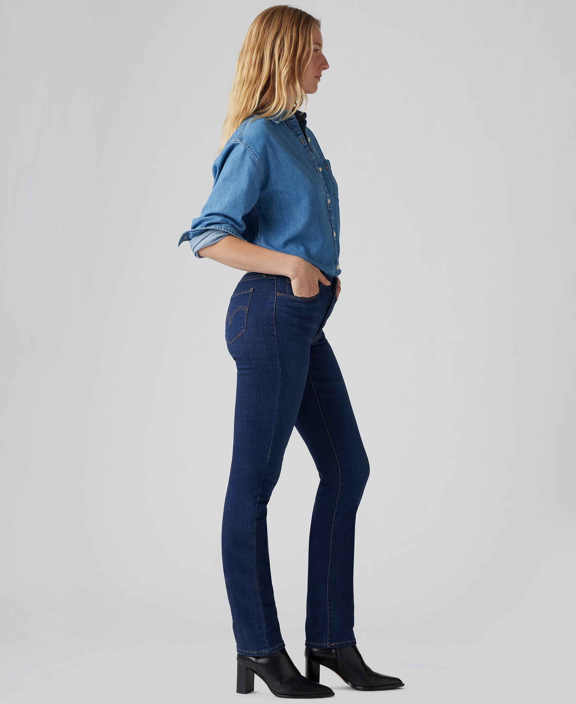 Levi's Women's Classic Mid-Rise Straight-Leg Jeans - Marine Haze