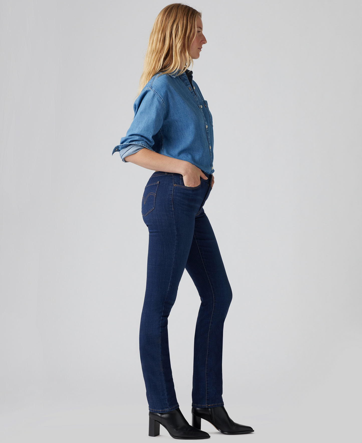 Levi's Women's Classic Mid-Rise Straight-Leg Jeans - Marine Haze