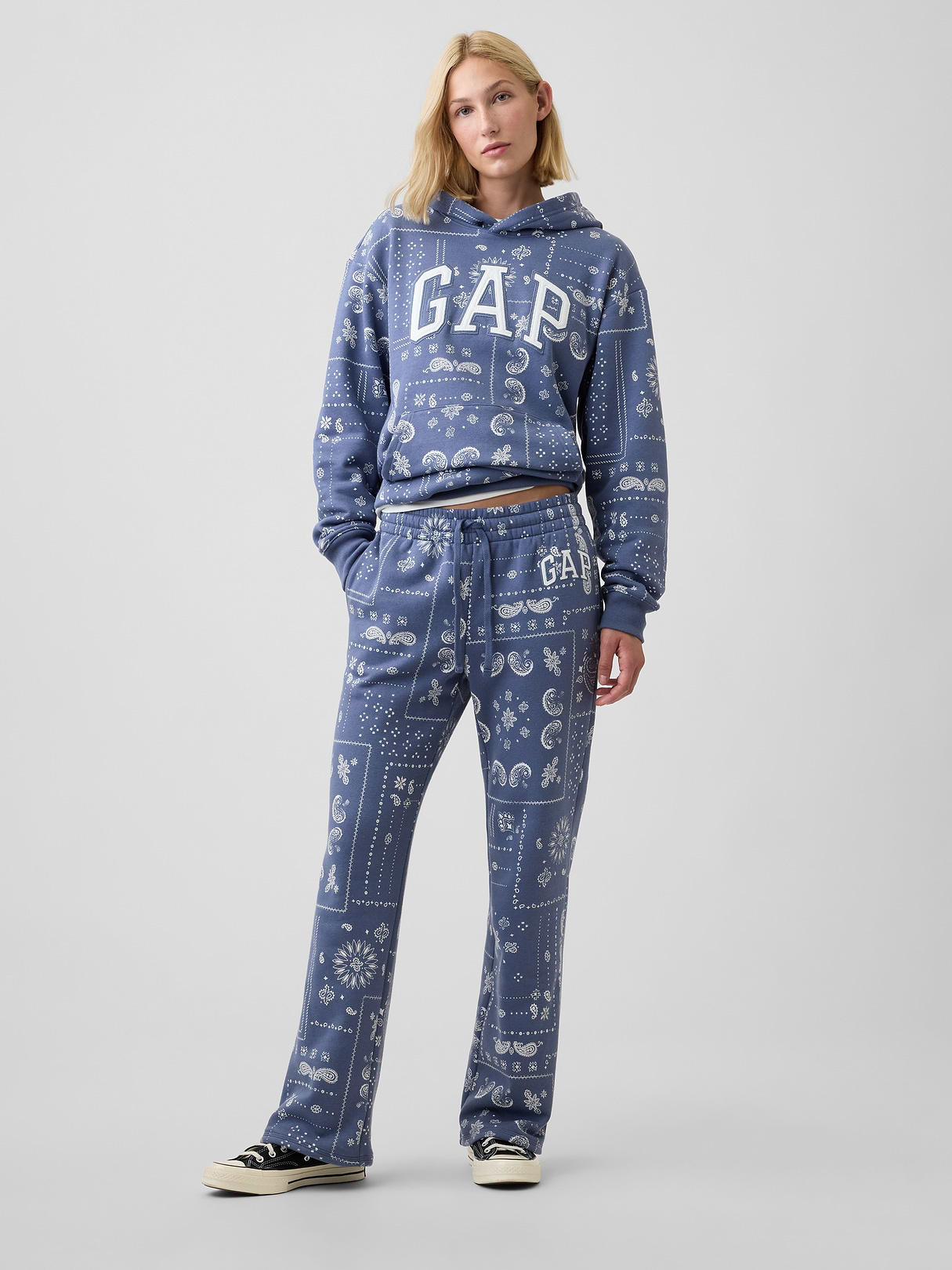 Relaxed Gap Logo Hoodie - Blue bandana