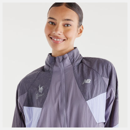 Lola is wearing size S and is 5'8"/172.72cm. Chest: 31.5"/80.01cm, Waist: 25.5"/64.77cm, Hips: 36"/91.44cm
