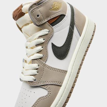 Little Kids' Air Jordan Retro 1 High OG Casual Shoes - way inspired by MJ's high school days - view 3