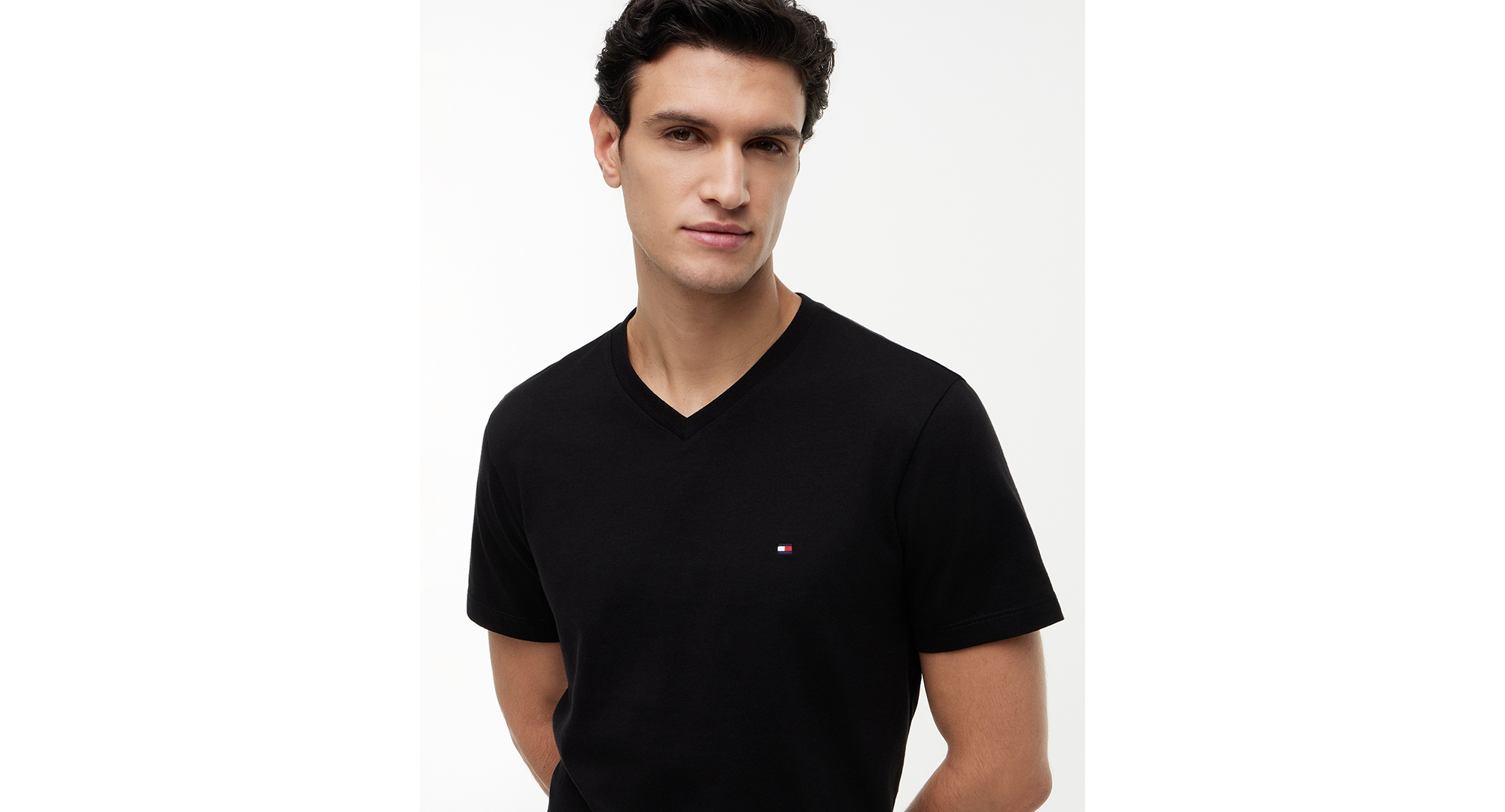 Tommy Hilfiger Men's Essential Cotton V-Neck Regular-Fit T-Shirt - Black