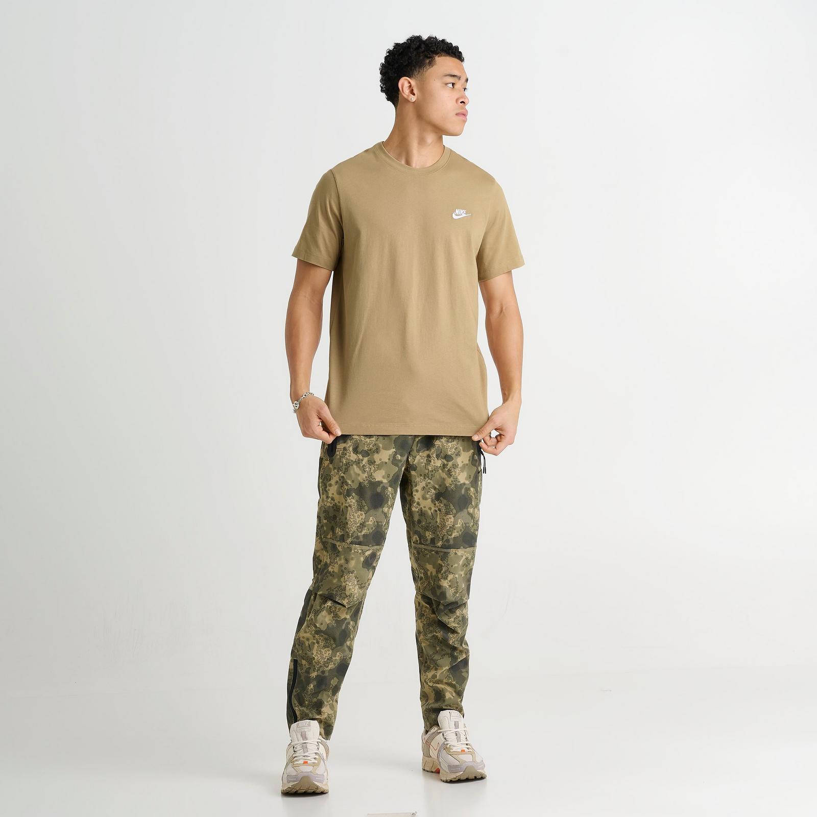 Nike Sportswear Club T-Shirt - Parachute Beige