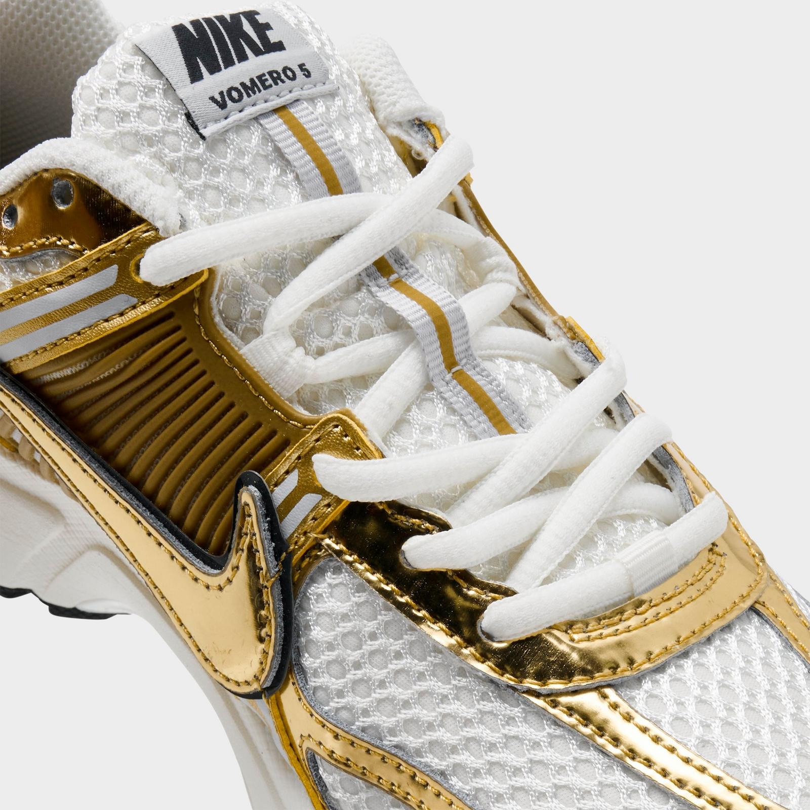 Women's Nike Zoom Vomero 5 Casual Shoes - Photon Dust/Gridiron/Sail/Metallic Gold