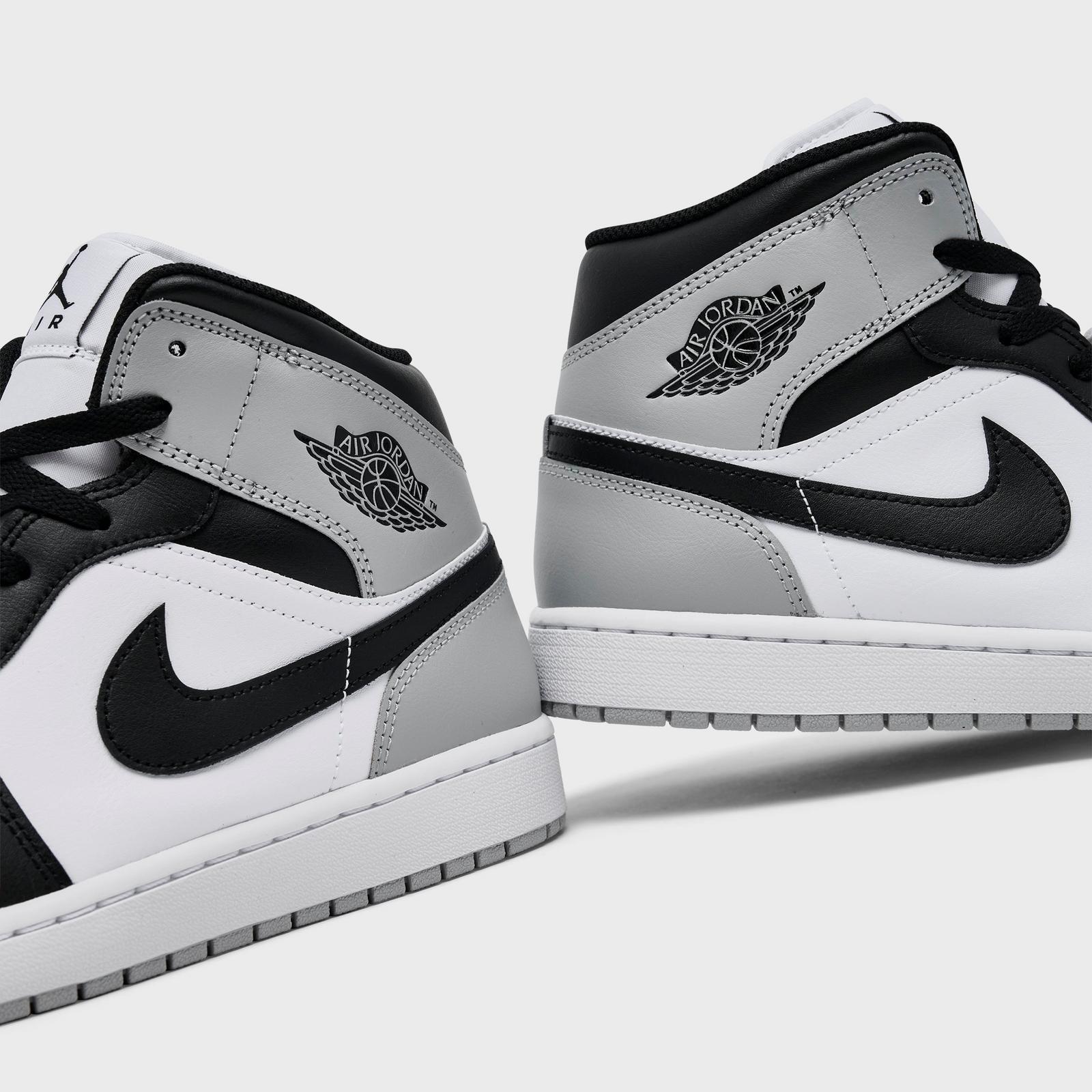 Men's Air Jordan Retro 1 Mid Casual Shoes - White/Light Smoke Grey/Black - view 3
