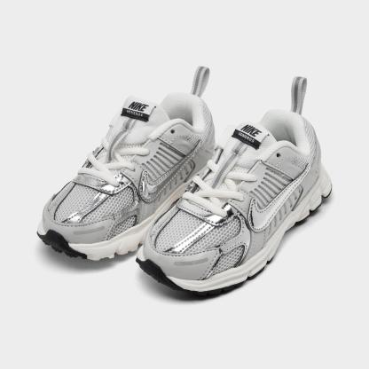 Kids' Toddler Nithtke Vomero 5 Casual Shoes - Photon Dust/Gridiron/Chrome - Both shoes facing left