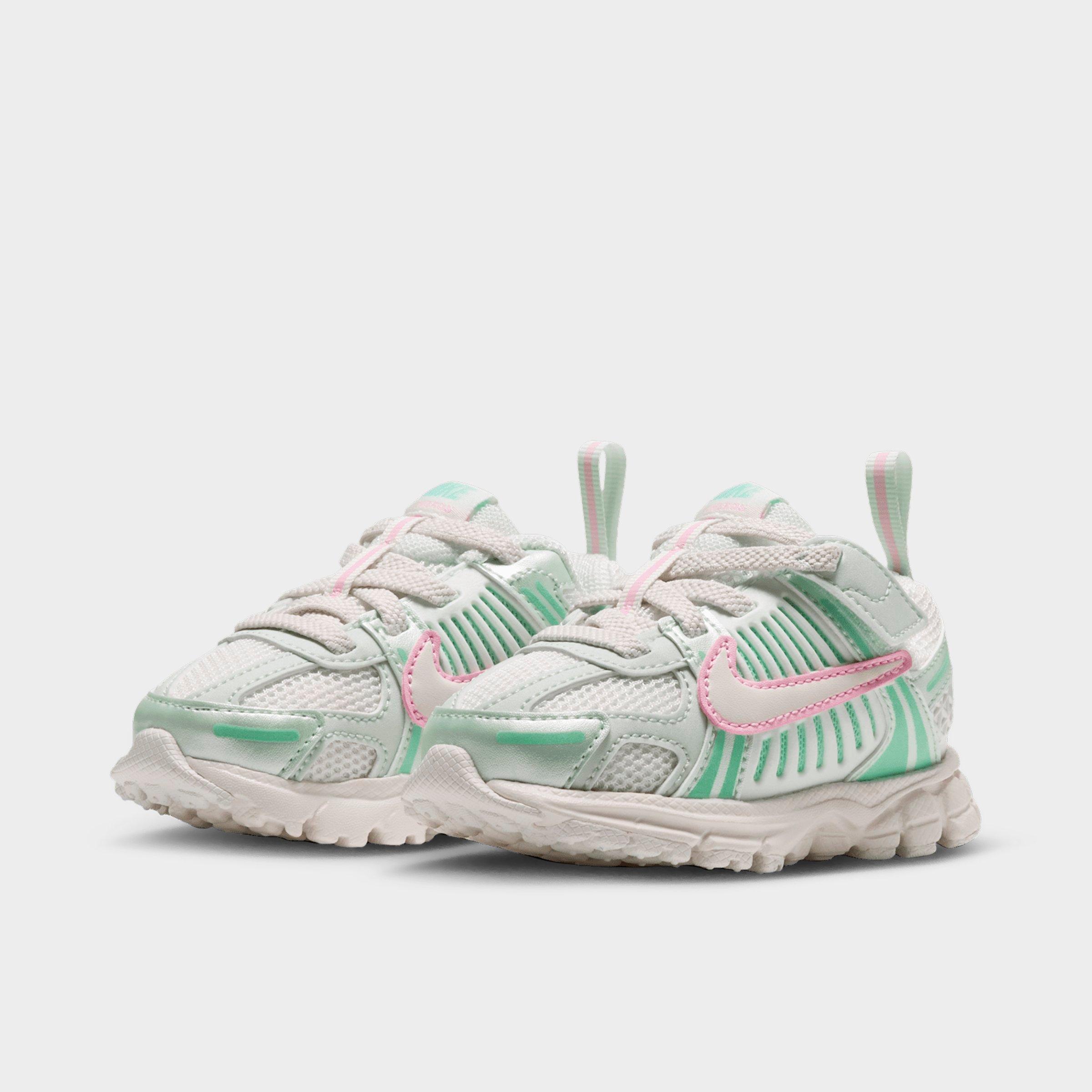 Infant and Kids' Toddler Nithtke Vomero 5 Stretch Lace Casual Shoes - Sail/Pink Foam/Arctic Green/Sail - Both shoes facing left