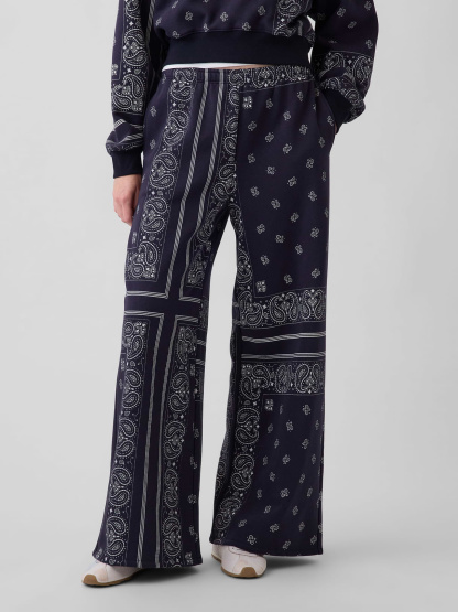 VintageSoft Baggy Sweatpants - Navy blue bandana print