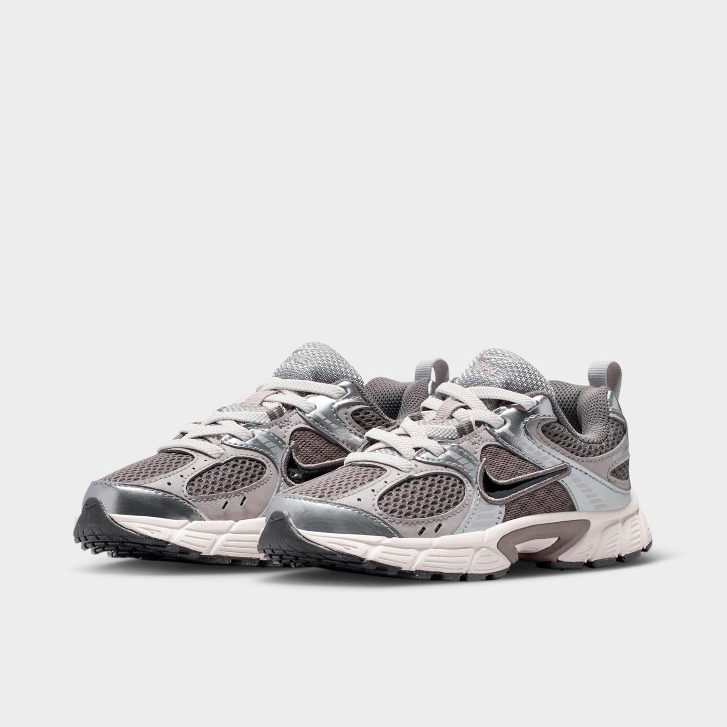Little Kids' Nithtke V5 RNR Stretch Lace Casual Shoes - Cave Stone/College Grey/Vast Grey/Black - Both shoes facing left