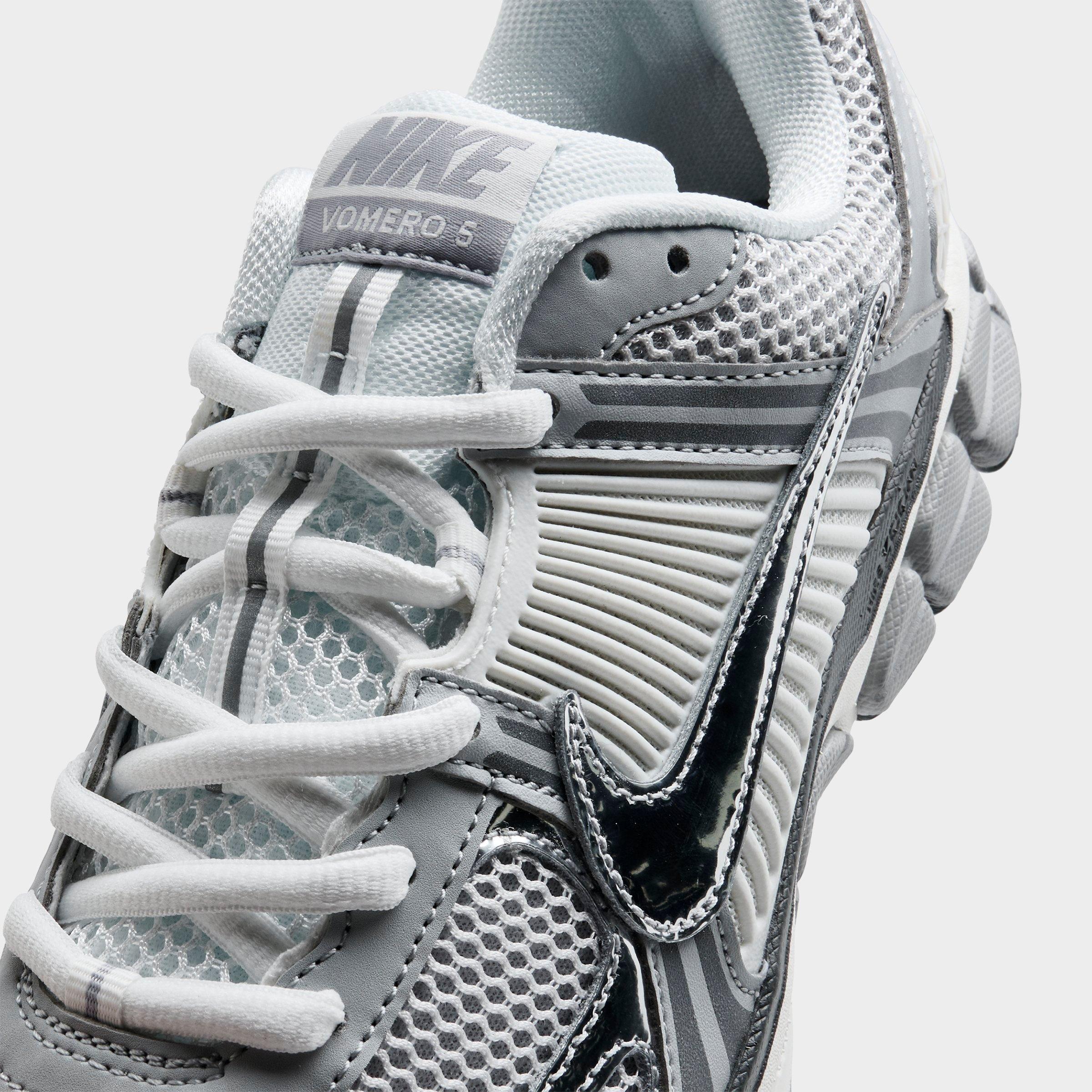Men's Nithtke Zoom Vomero 5 Casual Shoes - Part 2 - Summit White/Light Smoke Grey/Smoke Grey/Metallic Silver - Detail shot