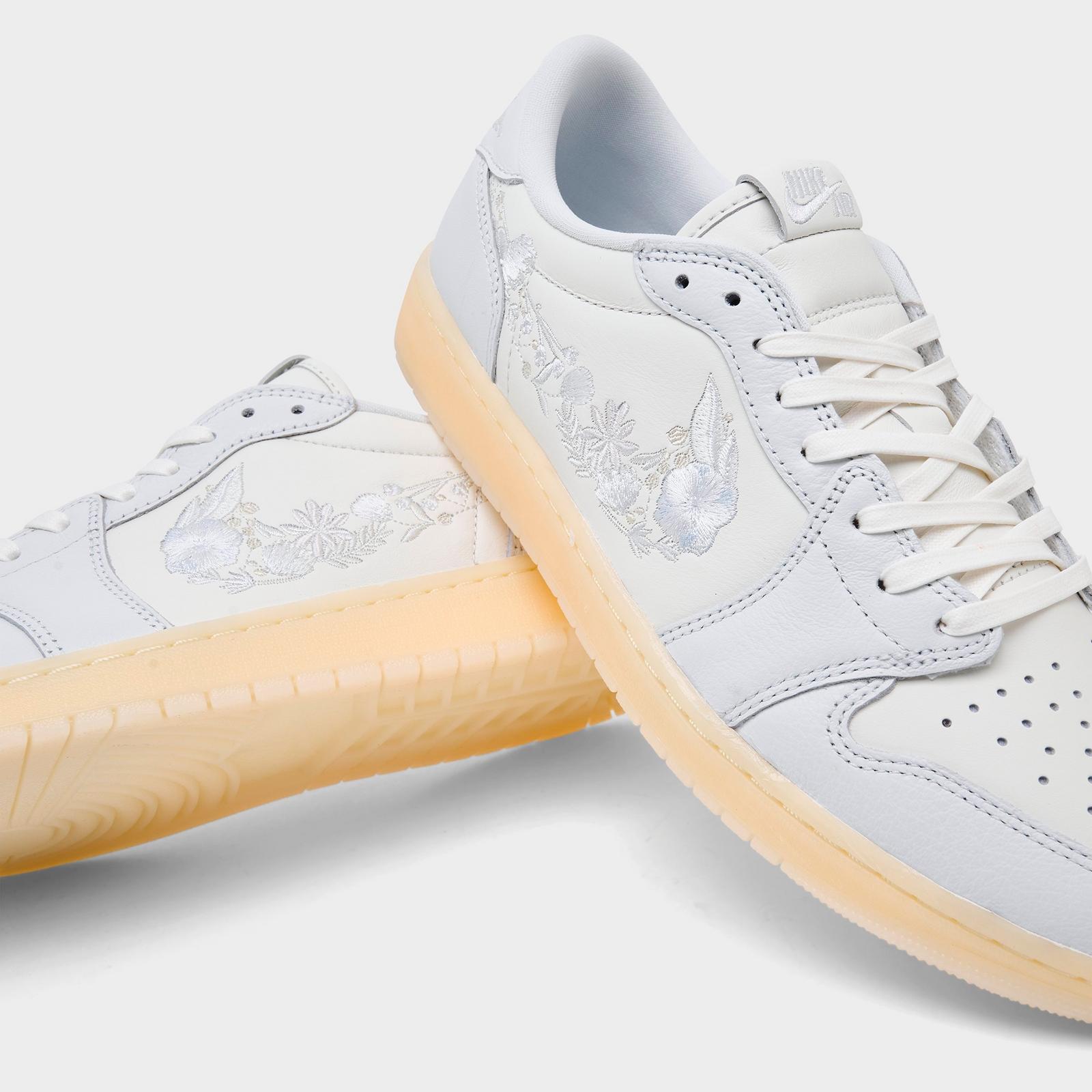 Air Jordan Retro 1 Low OG SE Casual Shoes - Sail/Off-White/Coconut Milk - view 3