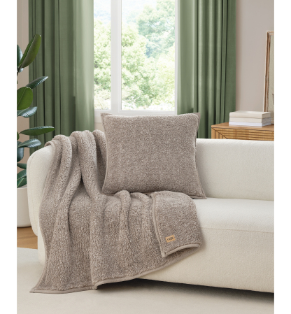 UGG® Classic UGGfluff Throw, 50" x 70" - Fawn