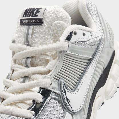 Women's Nike Zoom Vomero 5 Casual Shoes - Photon Dust/Gridiron/Sail/Chrome